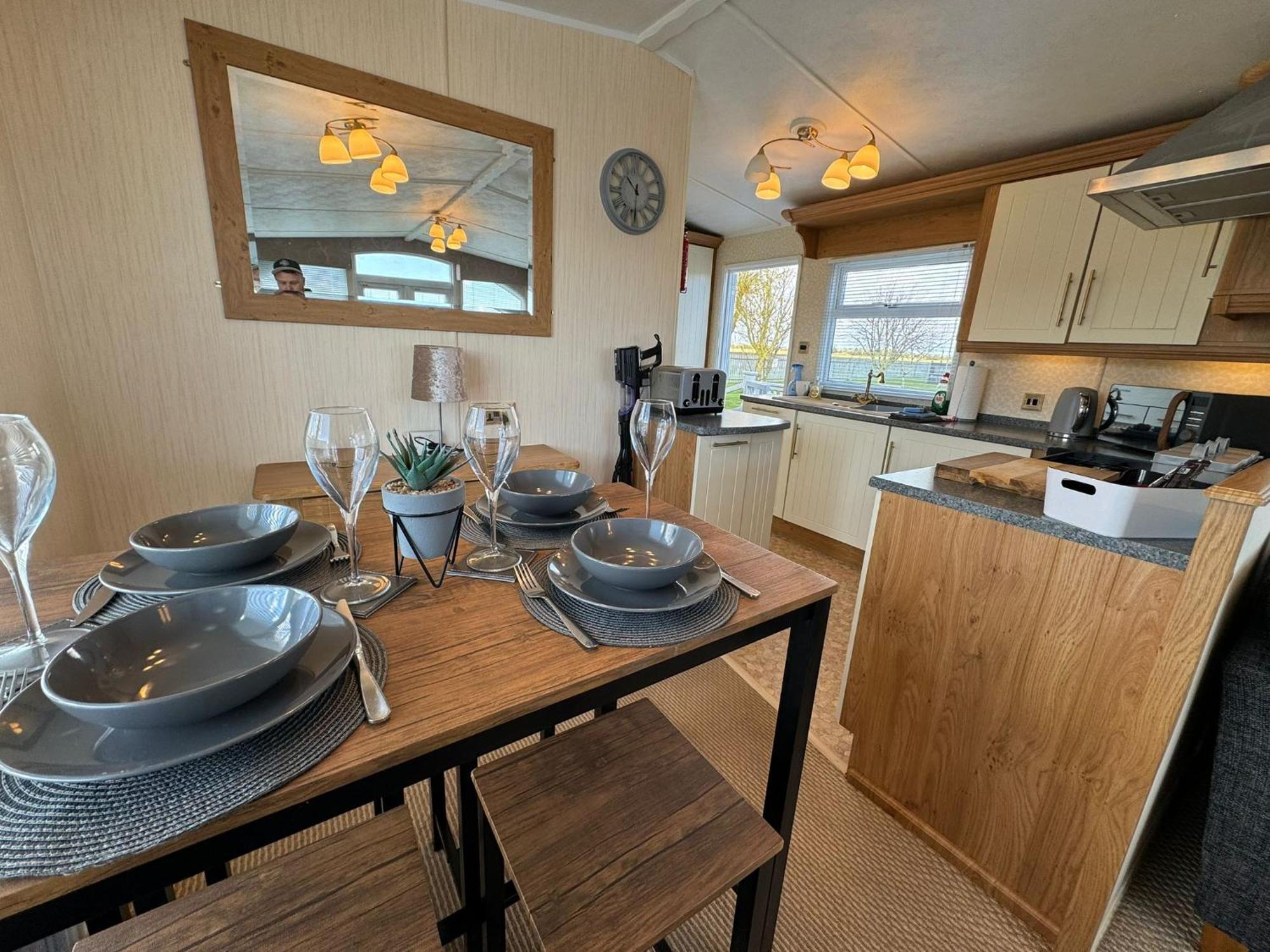 Millfields Holiday Park - The Balmoral - Coastal Caravan Breaks Ingoldmells Exterior foto